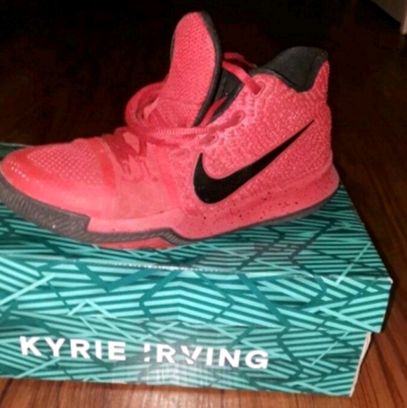 Kyrie 3 Candy Red Youthd - Picture 2 of 2